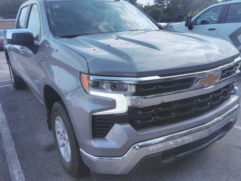 Used 2025 Chevrolet Silverado 1500 LT RWD image 4