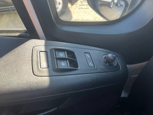 Used 2025 RAM ProMaster 2500 w/ Convenience Group FWD image 19