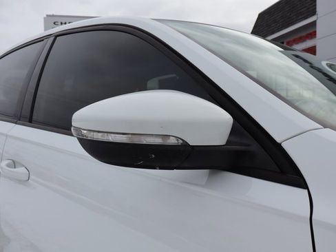 Used 2021 Volkswagen Passat 2.0T R-Line image 2