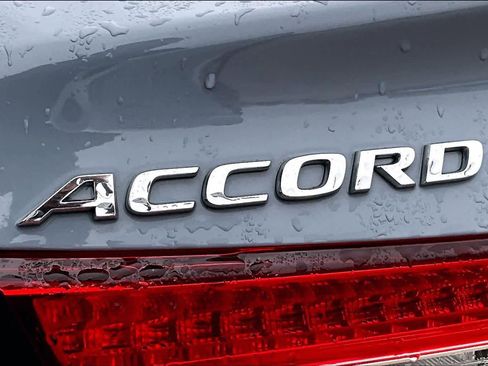 Used 2022 Honda Accord Touring image 9