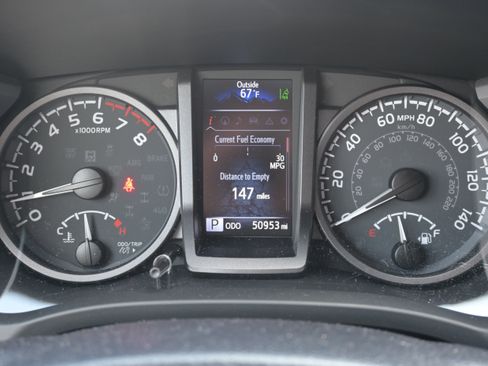 Used 2022 Toyota Tacoma TRD Off-Road w/ TRD Premium Off Road Package image 20