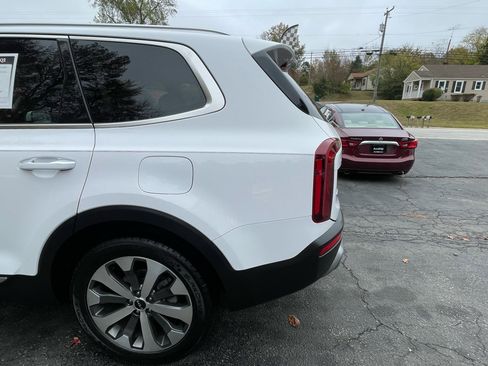 Used 2022 Kia Telluride S image 5