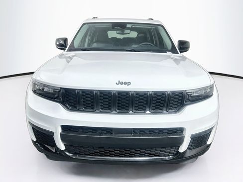 Used 2023 Jeep Grand Cherokee L Limited w/ Black Appearance Package RWD image 2