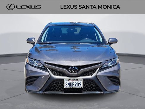 Used 2019 Toyota Camry SE w/ Convenience Package FWD image 2