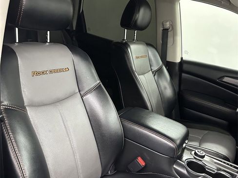 Used 2020 Nissan Pathfinder SL image 42