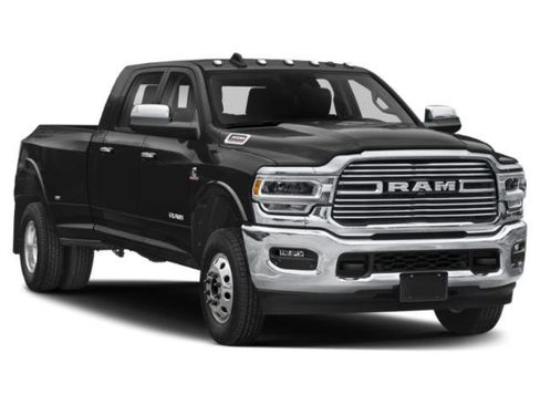 Used 2019 RAM 3500 Laramie w/ Black Appearance Package AWD/4WD image 9