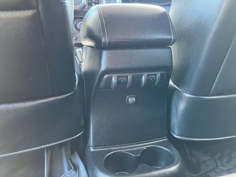 Used 2013 Jeep Wrangler Freedom Edition image 32