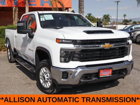 Used 2024 Chevrolet Silverado 2500 LT AWD/4WD image 2