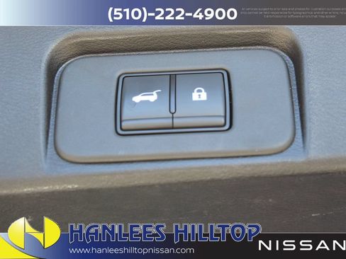 Used 2025 Nissan Rogue SV FWD image 11