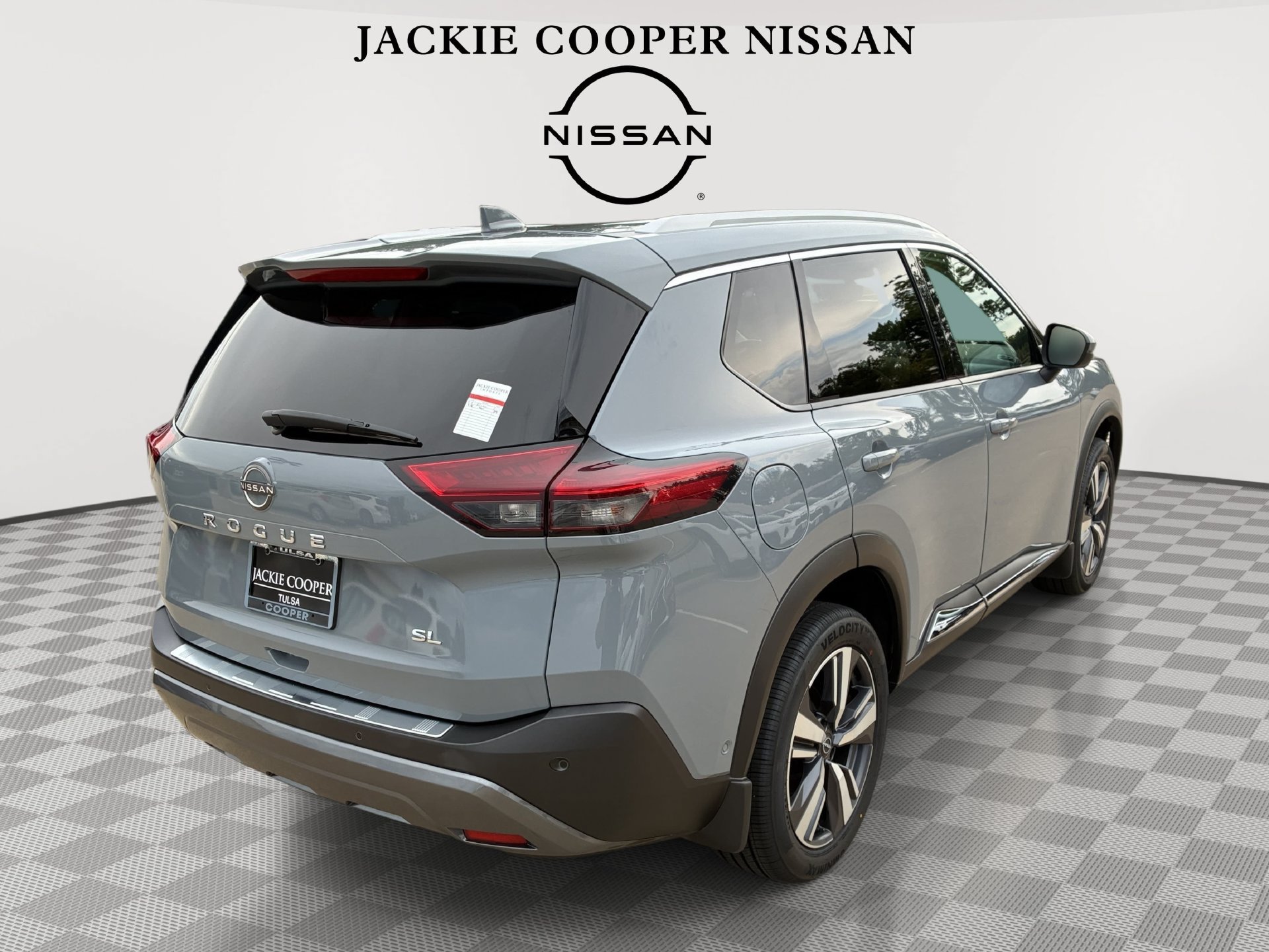 Used 2023 Nissan Rogue SL w/ SL Premium Package FWD image 5