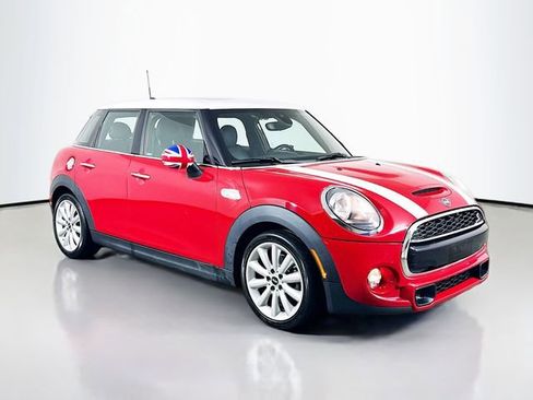 Used 2019 MINI Cooper S image 2