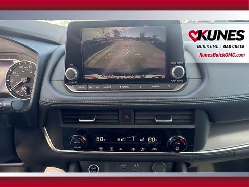 Used 2023 Nissan Rogue SV image 22