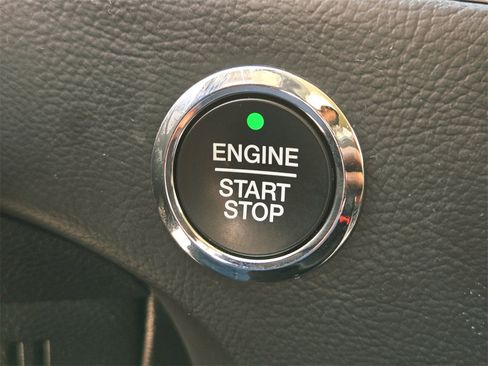 Used 2024 Ford Edge SEL image 23