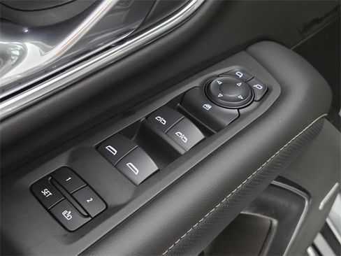 Used 2024 GMC Yukon SLT image 20