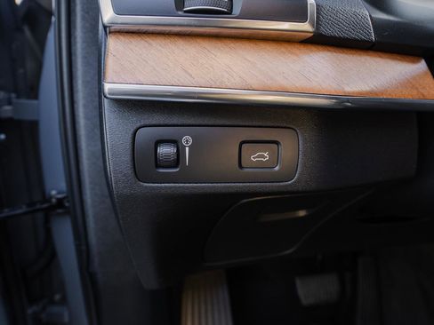 Used 2022 Volvo XC90 T6 Momentum w/ Climate Package image 27