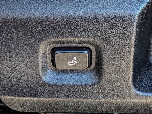 Used 2024 Toyota Tacoma TRD Off-Road AWD/4WD image 17