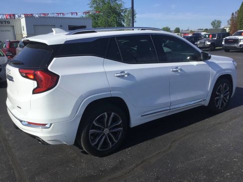 Used 2018 GMC Terrain Denali w/ GMC Pro Grade Package AWD/4WD image 5