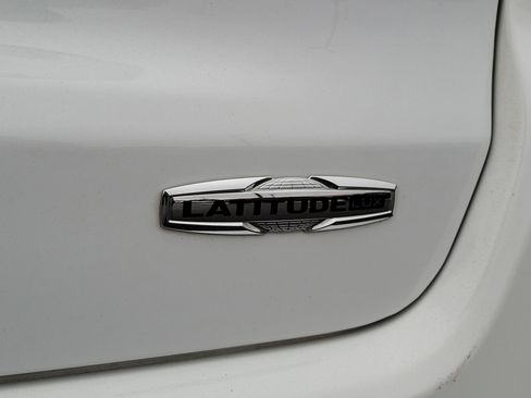 Used 2023 Jeep Compass Latitude image 7