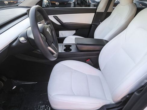 Used 2021 Tesla Model Y Long Range image 14