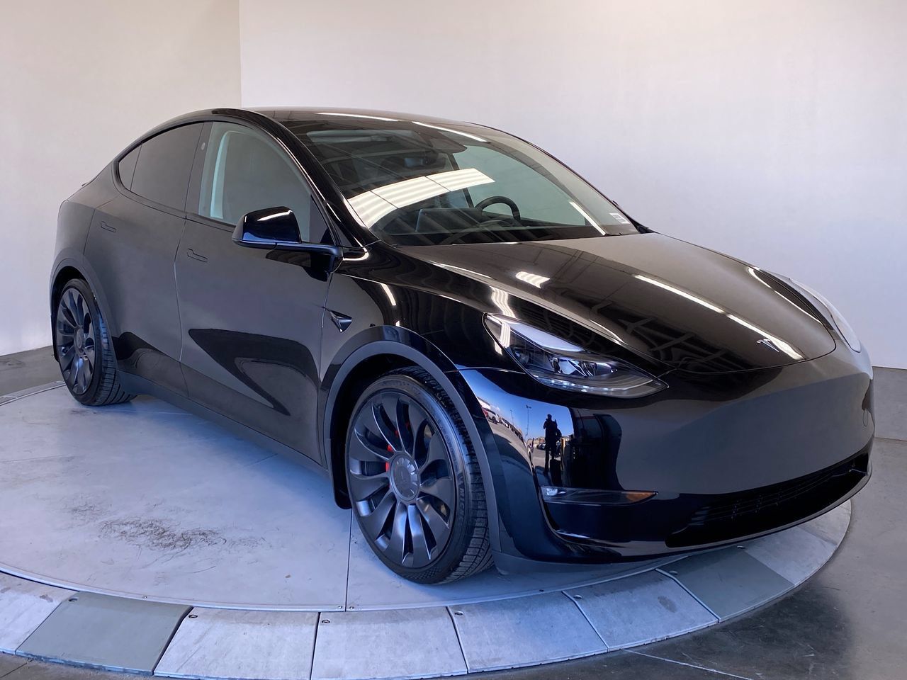 Used 2024 Tesla Model Y Performance AWD/4WD image 7