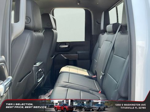 Used 2022 GMC Sierra 2500 SLT w/ SLT Premium Package AWD/4WD image 29