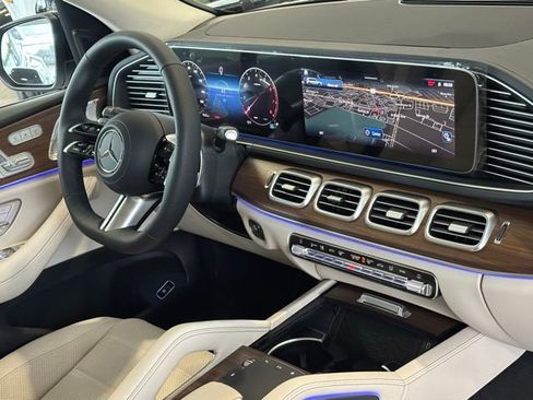 New 2026 Mercedes-Benz GLS 450 4MATIC image 33