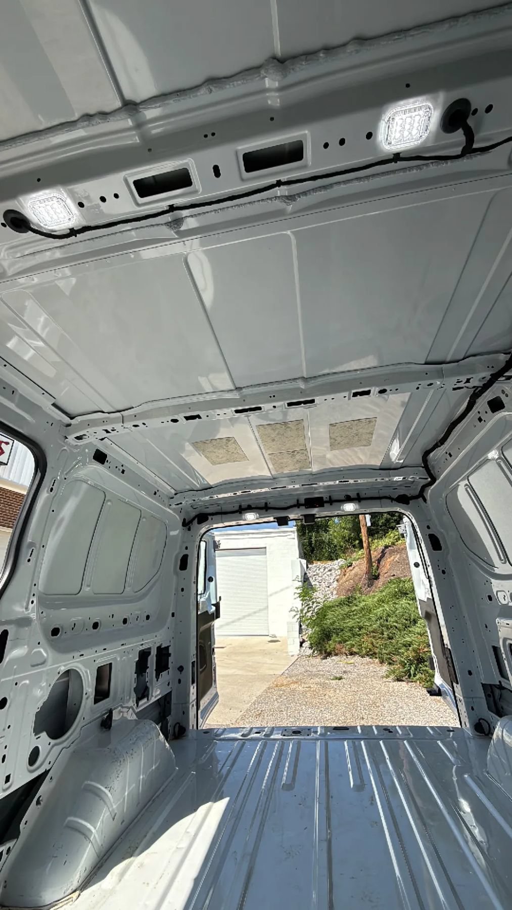 Used 2018 Ford Transit 150 130 Low Roof RWD image 26