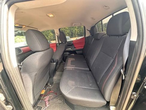 Used 2020 Toyota Tacoma SR5 AWD/4WD image 5