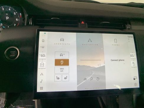 New 2025 Land Rover Discovery Sport Dynamic SE image 19