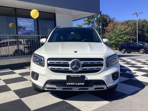Used 2021 Mercedes-Benz GLB 250 4MATIC w/ Premium Package image 3