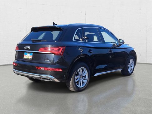 Used 2023 Audi Q5 2.0T Premium w/ Convenience Package image 5