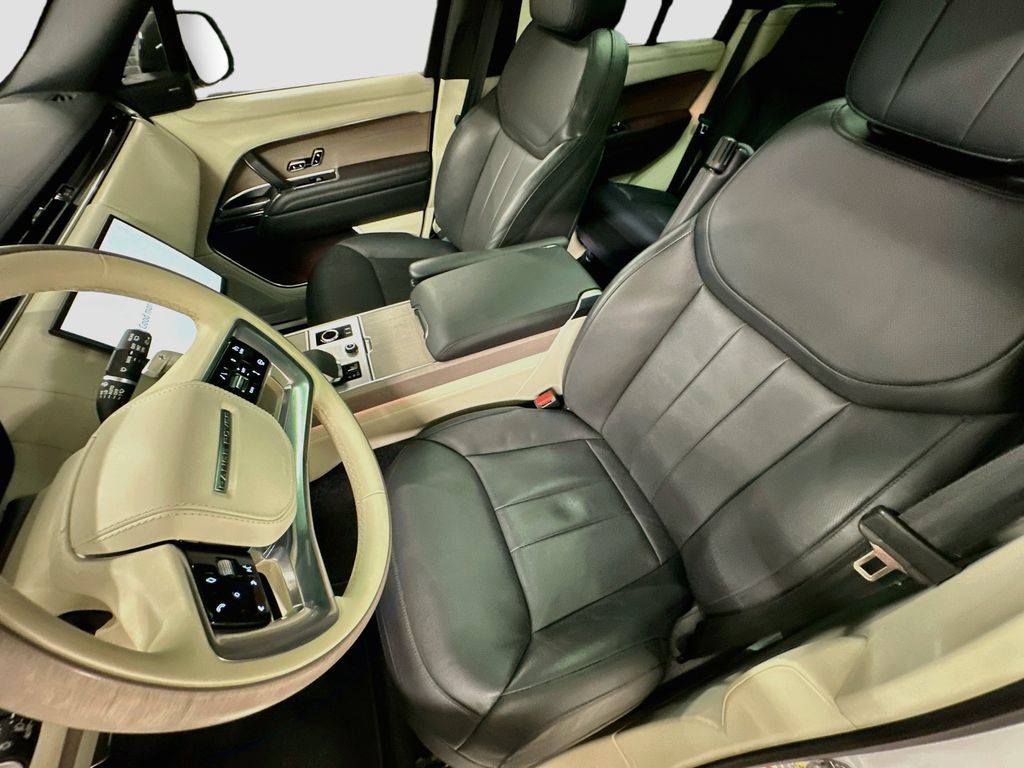 Used 2023 Land Rover Range Rover SE AWD/4WD image 5