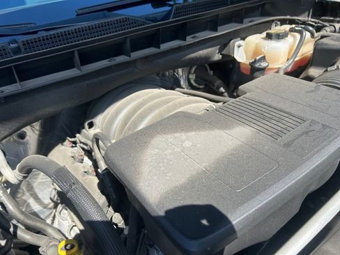 Used 2024 GMC Yukon XL AT4 w/ Technology Package AWD/4WD image 30