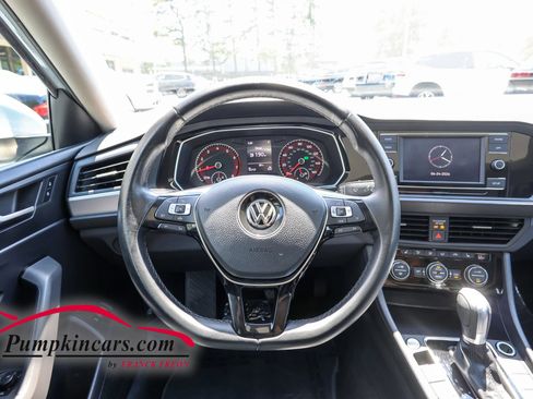 Used 2019 Volkswagen Jetta SE FWD image 30