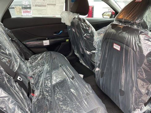 New 2025 Hyundai Elantra SE image 11