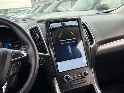 Used 2022 Ford Edge Titanium AWD/4WD image 3