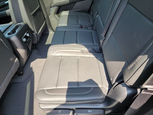 Used 2023 GMC Yukon Denali AWD/4WD image 15