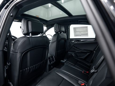 Certified 2026 Porsche Macan S AWD/4WD image 23