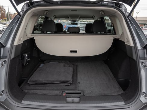 Used 2023 Nissan Rogue S image 20