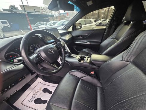 Used 2021 Toyota Venza Limited image 16
