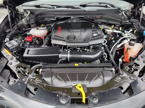 Used 2024 Alfa Romeo Stelvio Sprint image 25