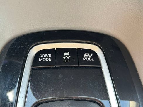 Used 2023 Toyota Corolla LE FWD image 25