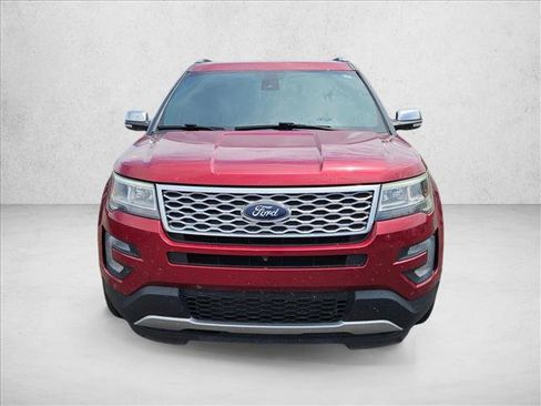 Used 2017 Ford Explorer Platinum AWD/4WD image 2