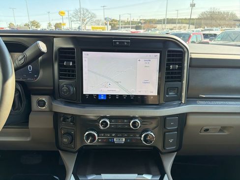Certified 2025 Ford F450 Platinum w/ Platinum Plus Package image 29