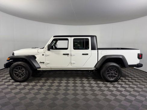 Certified 2025 Jeep Gladiator Sport image 10