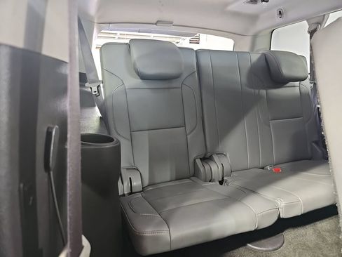 Used 2017 Chevrolet Suburban LT w/ Luxury Package AWD/4WD image 15