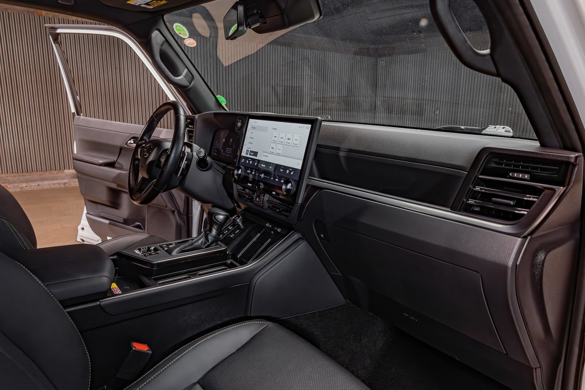 Used 2024 Lexus GX 550 AWD/4WD image 15