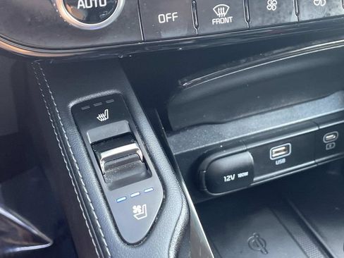 Used 2025 Kia Telluride EX w/ EX Captain's Chair Package FWD image 40