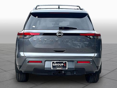 New 2026 Nissan Pathfinder Platinum FWD image 4