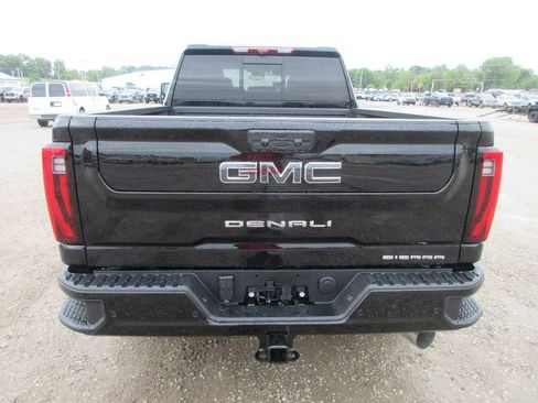 New 2026 GMC Sierra 2500 Denali Ultimate AWD/4WD image 6